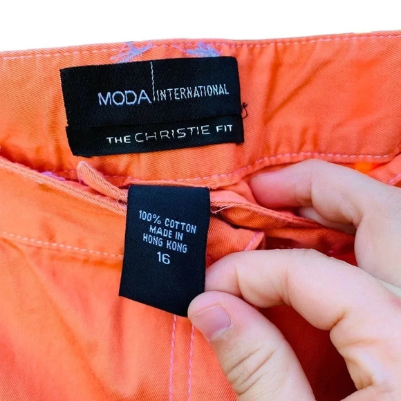 Moda International The Christine Fit women's size 16 peach capris - Picture 3 of 3
